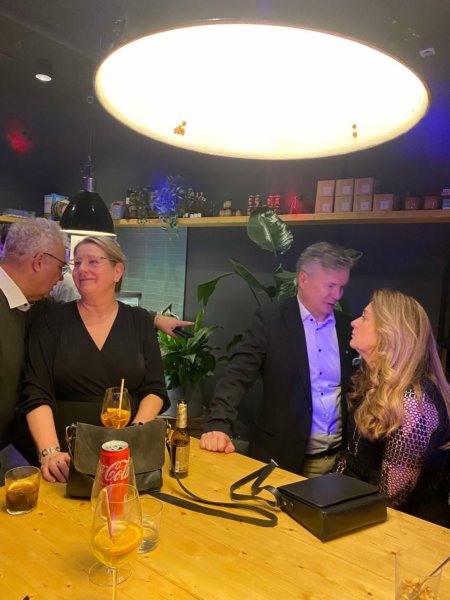 Lars Party 124