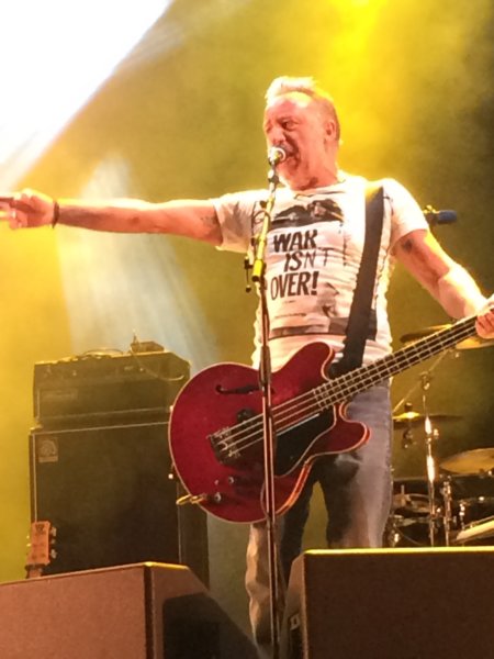 Peter Hook and the Light 3